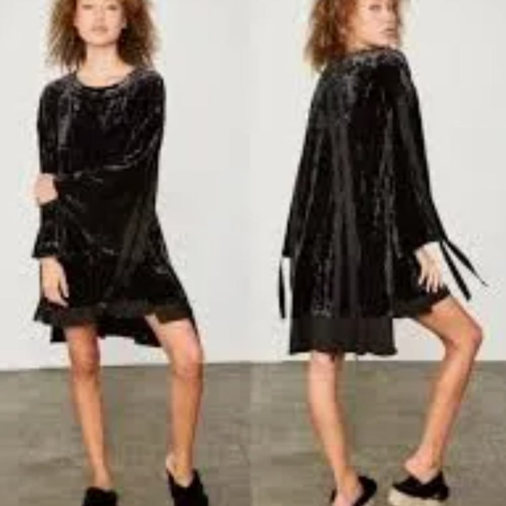 Elegant Black Velvet Long Sleeve Dress